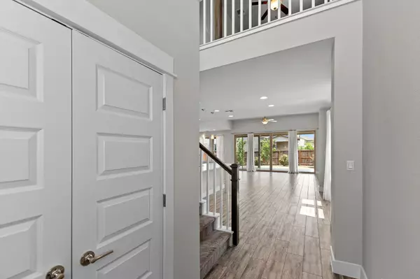 Austin, TX 78738,19010 Medio CV