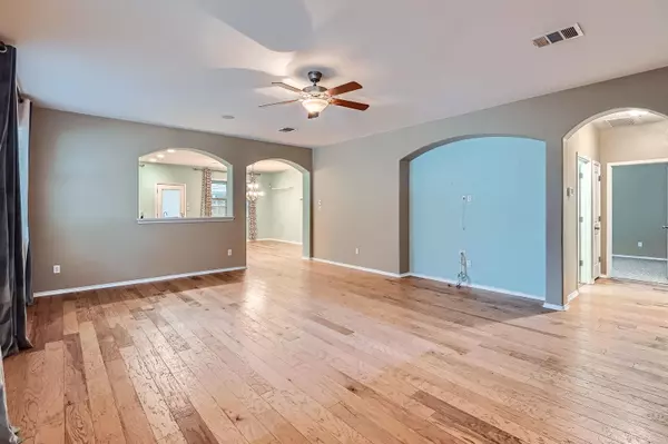 San Marcos, TX 78666,318 Leather Oak LOOP