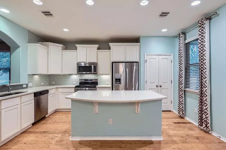 318 Leather Oak LOOP, San Marcos, TX 78666