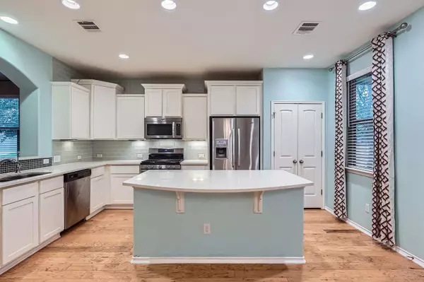 San Marcos, TX 78666,318 Leather Oak LOOP