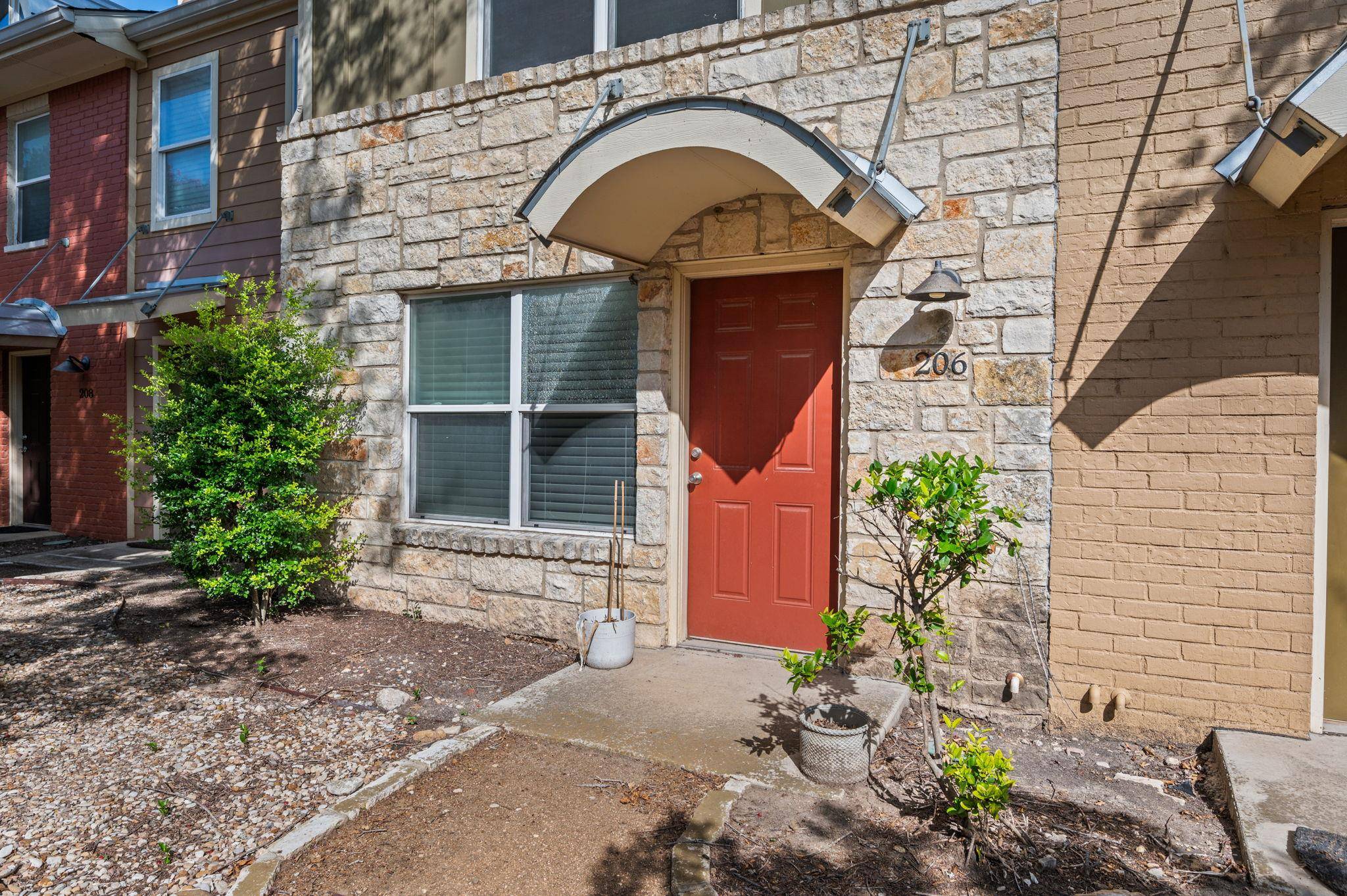 1101 Grove BLVD #206, Austin, TX 78741