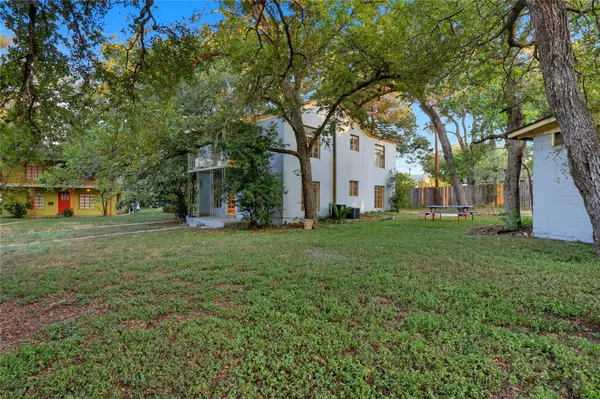 Austin, TX 78722,1302 Kirkwood RD