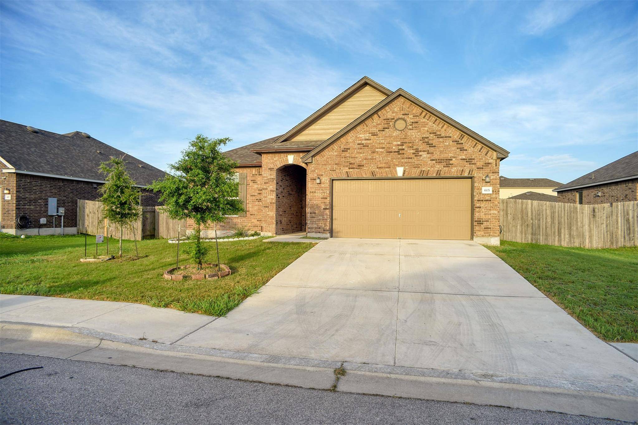 615 Dogwood ST, Lockhart, TX 78644