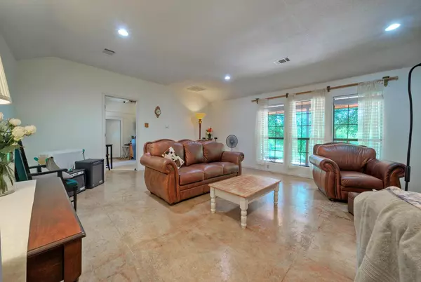Webberville, TX 78653,828 Water ST