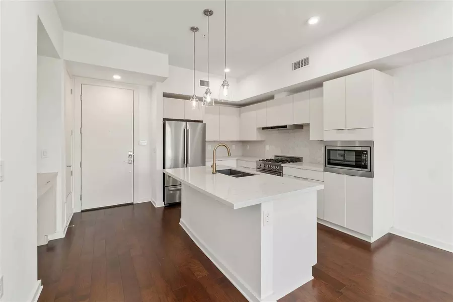 207 W Johanna ST #206, Austin, TX 78704