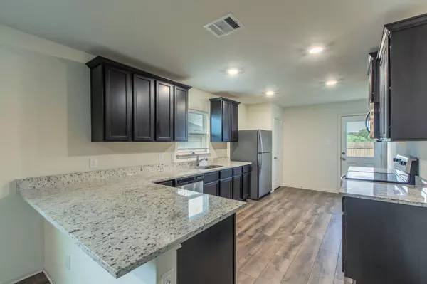 Jarrell, TX 76537,136 Allington CIR