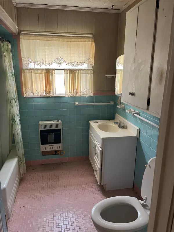 Taylor, TX 76574,204 Oscar ST