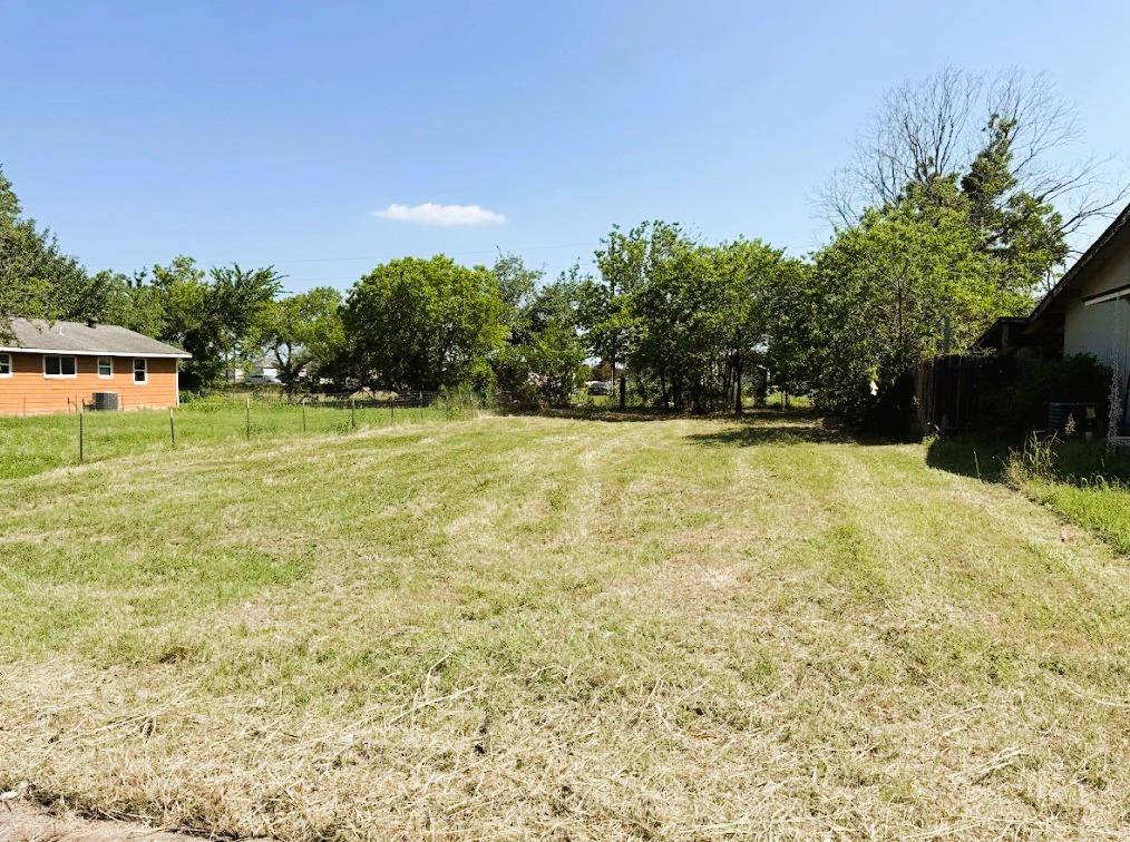 Manor, TX 78653,104 W Burton ST