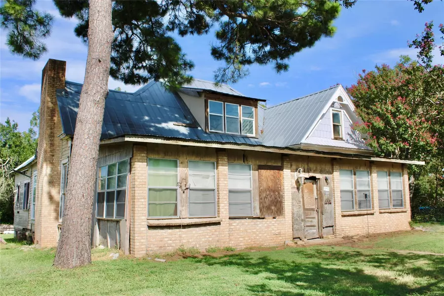 505 S Avenue C Ave, Elgin, TX 78621