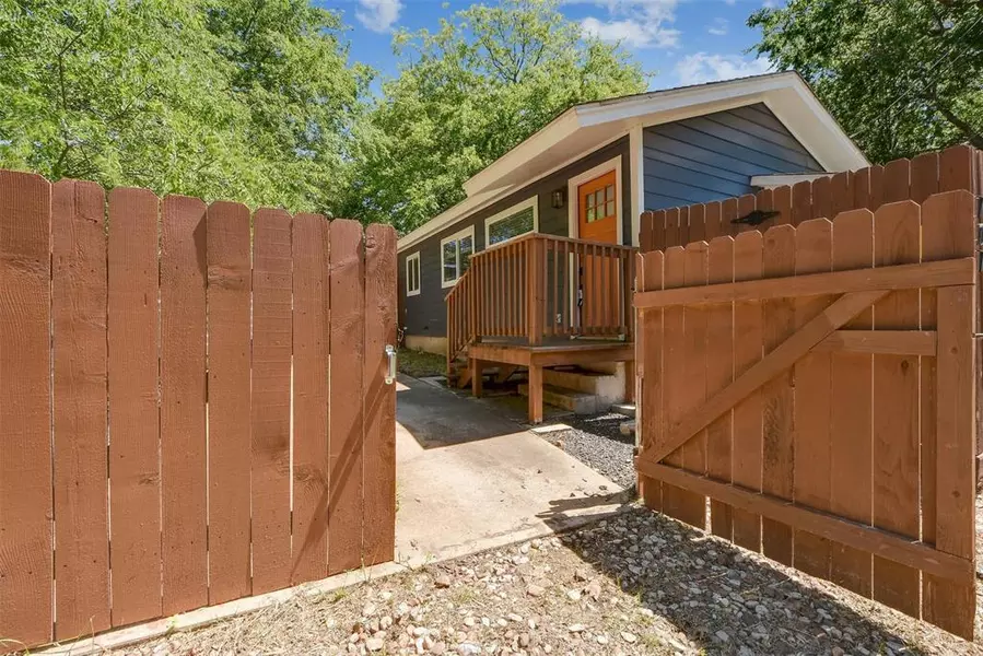 707 E 45th 1/2 ST #B, Austin, TX 78751