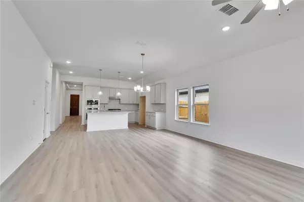 Elgin, TX 78621,13623 Barn Chime ST