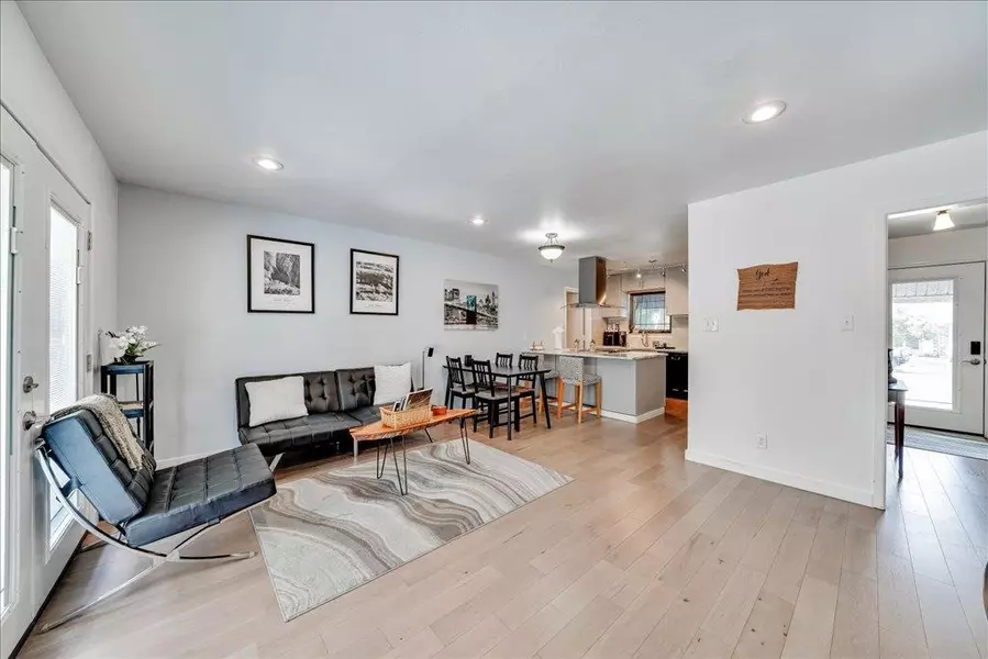 8001 Briarwood LN, Austin, TX 78757