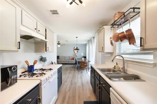 Austin, TX 78723,5232 Hutchinson DR