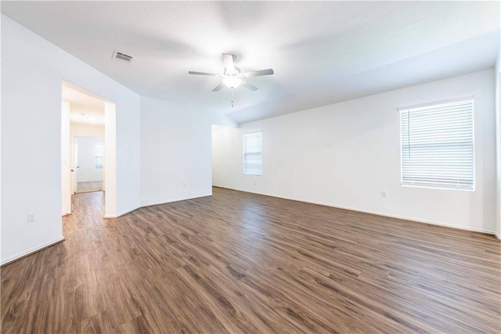 Austin, TX 78744,6909 Colorado Bluffs RD