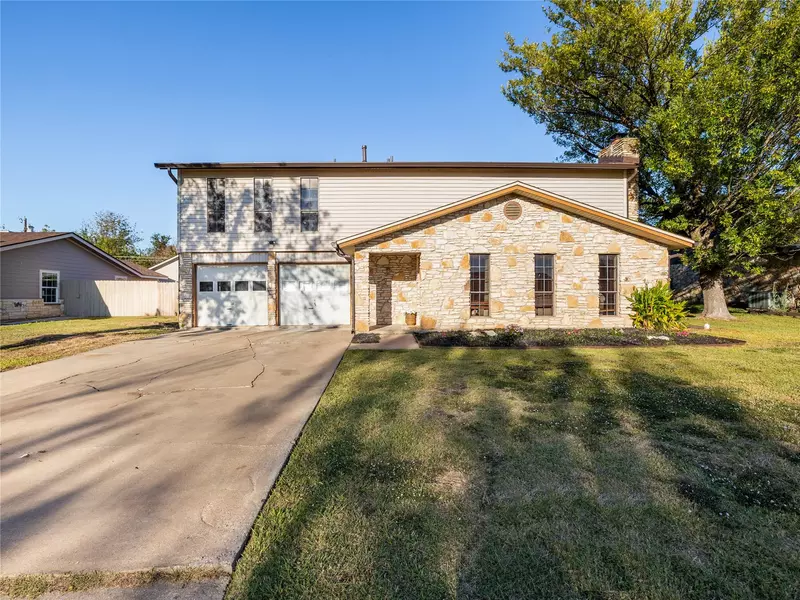 2104 Donna DR, Taylor, TX 76574