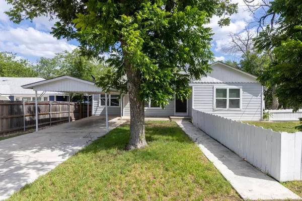 1445 Hillview Ave #B, New Braunfels, TX 78130