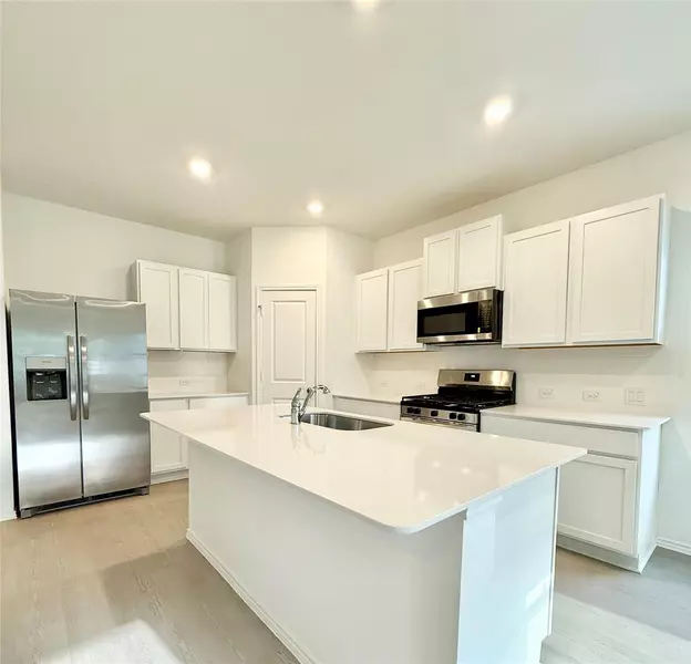 131 Keefer, Kyle, TX 78640