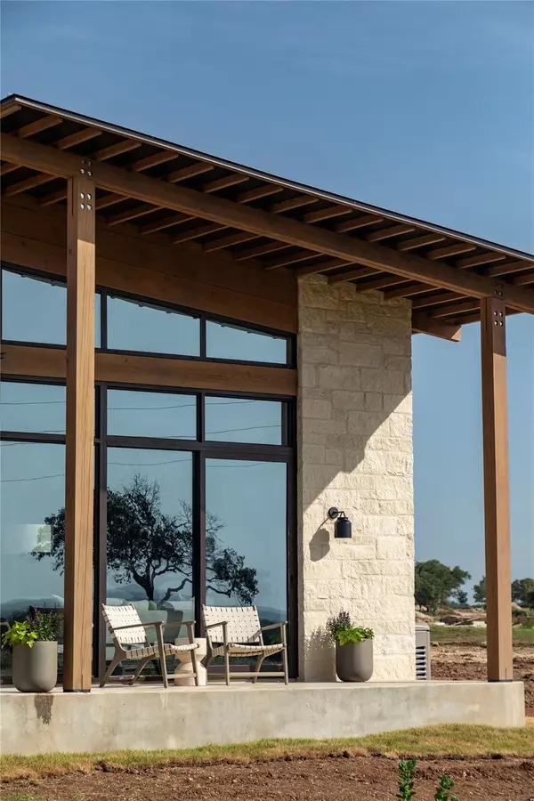 Hye, TX 78635,9361 W Us Highway 290 #118