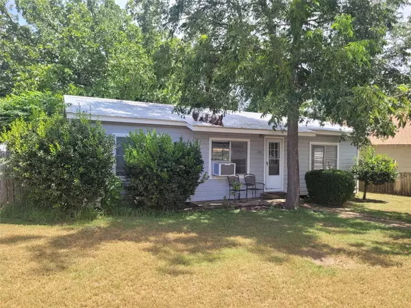Smithville, TX 78957,202 Marburger ST