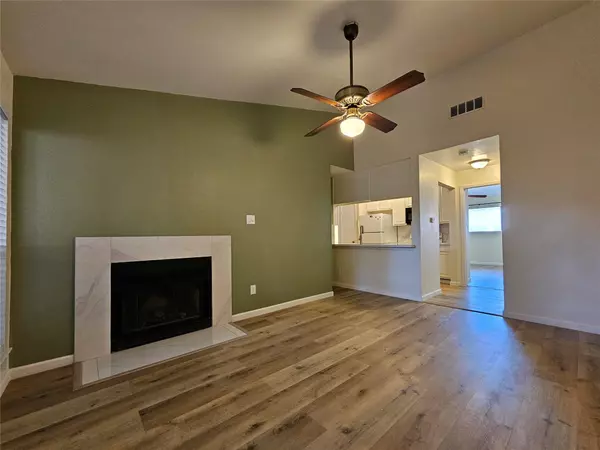 806 W 24th ST #317, Austin, TX 78705