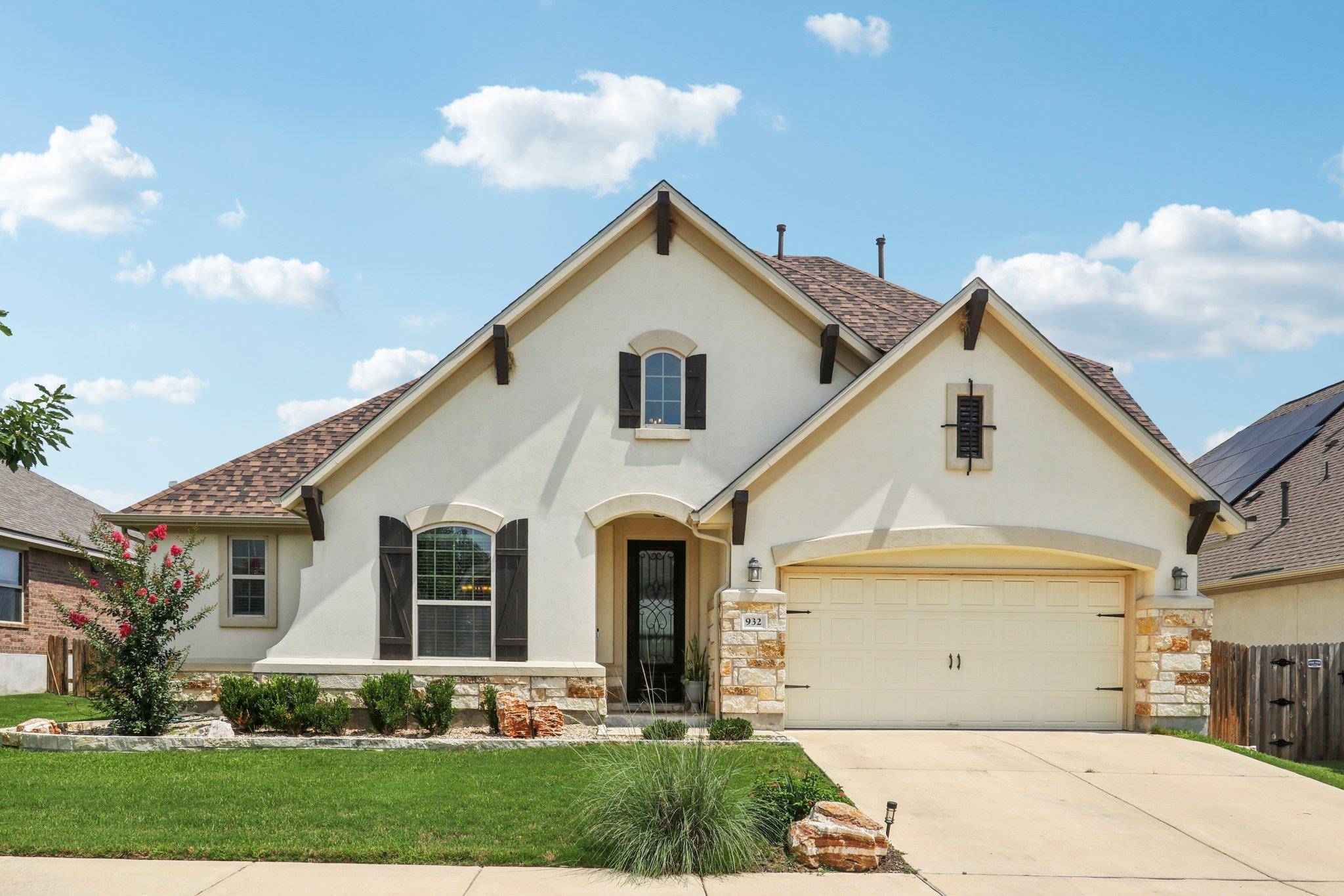 932 Naranjo DR, Georgetown, TX 78628