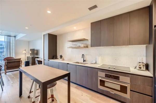 48 East Ave #1210, Austin, TX 78701