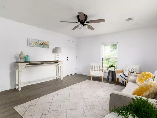 Gause, TX 77857,202 N Arendell