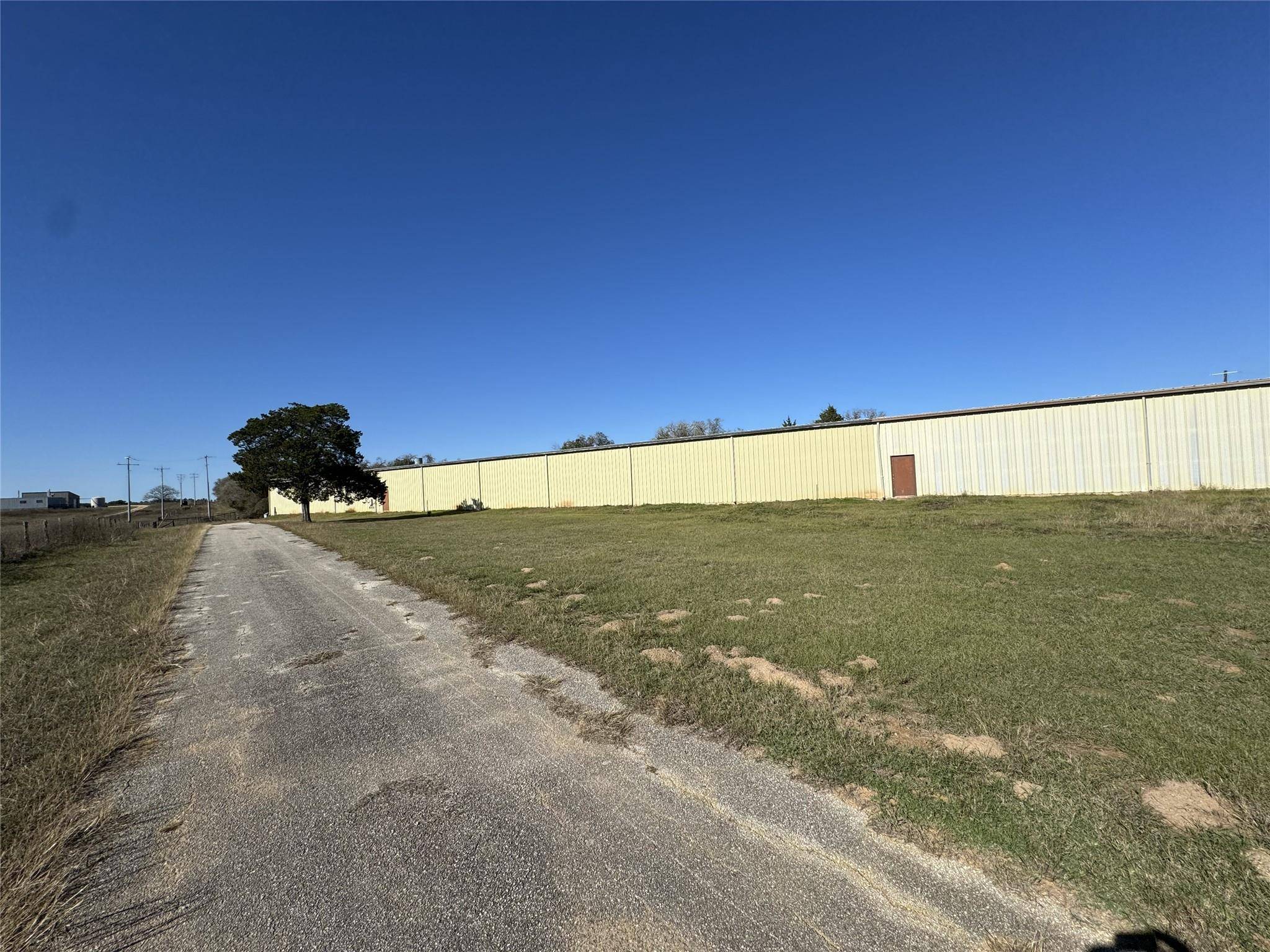 Smithville, TX 78957,2502 Highway 304