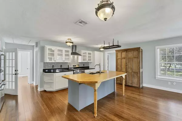 Blanco, TX 78606,1012 7th ST