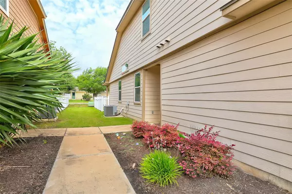 Round Rock, TX 78664,711 Rolling Oak DR #106