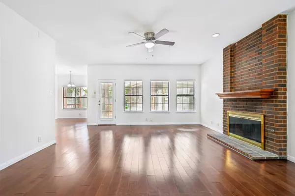 Austin, TX 78749,6208 John Chisum LN