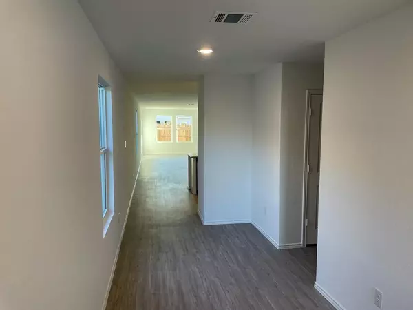 Seguin, TX 78155,5929 Antonio PL