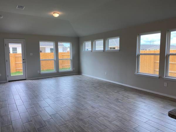 Bastrop, TX 78602,124 Trailside LN