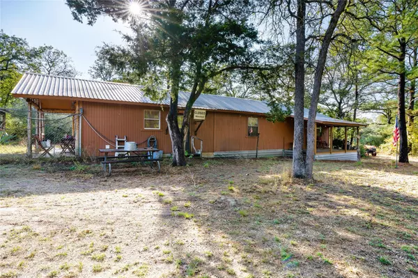 658 Piney LN, Rosanky, TX 78953