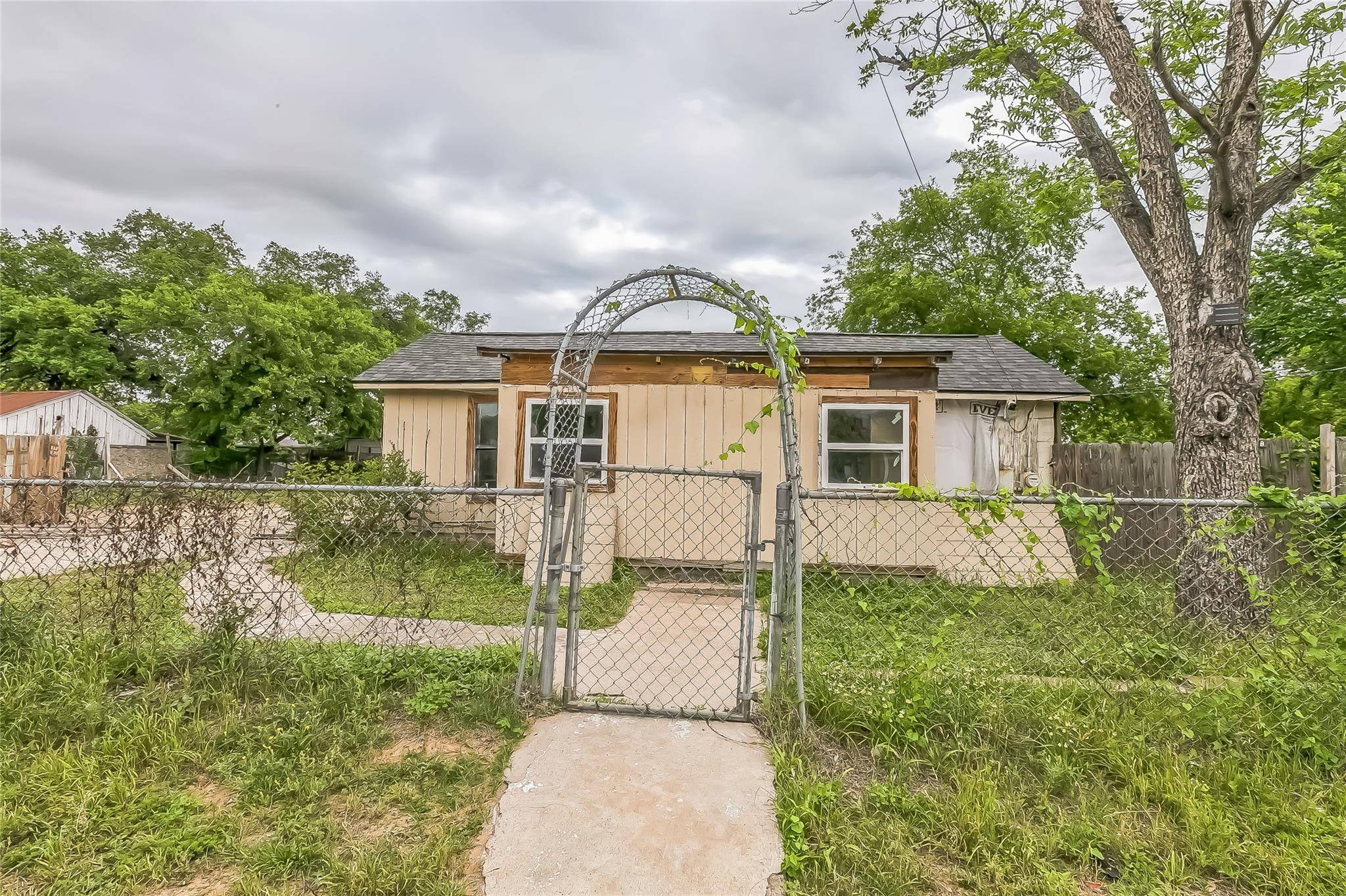Austin, TX 78741,6206 Ponca ST