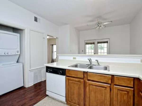 Austin, TX 78705,2216 San Gabriel ST #105