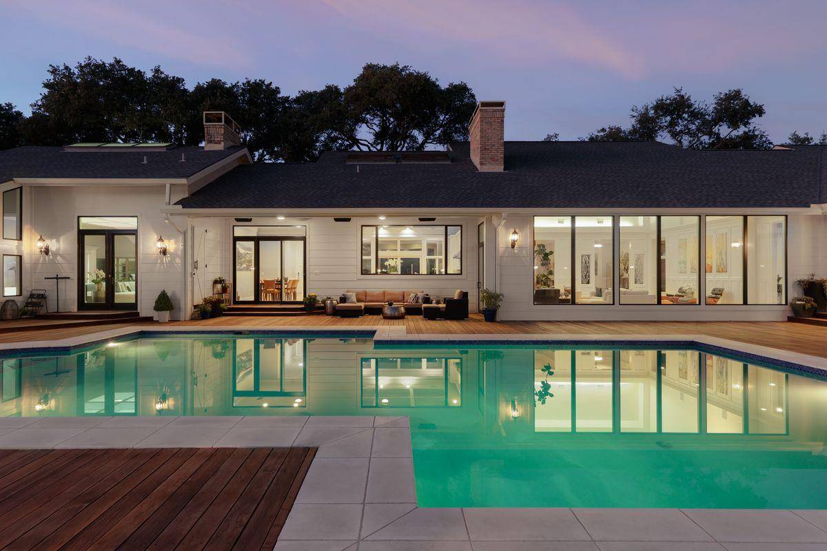 17 Cousteau LN, Austin, TX 78746