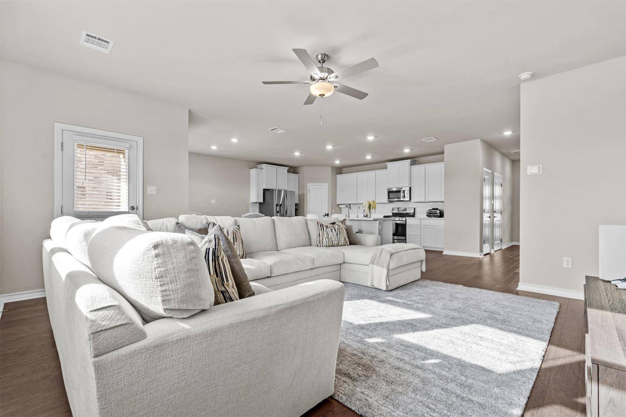 488 Pepperbark LOOP, Buda, TX 78610
