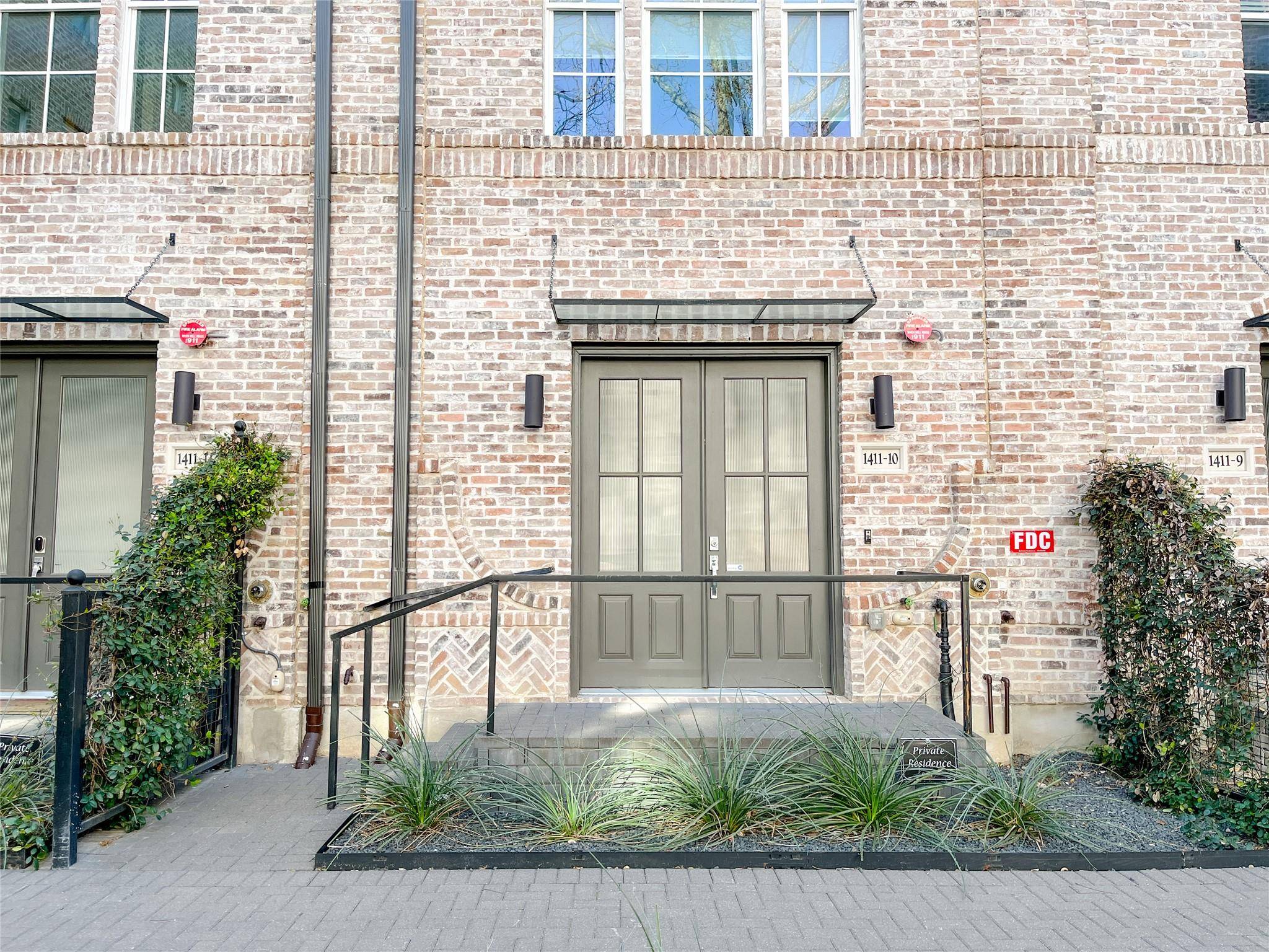 1411 Town Creek DR #10, Austin, TX 78741