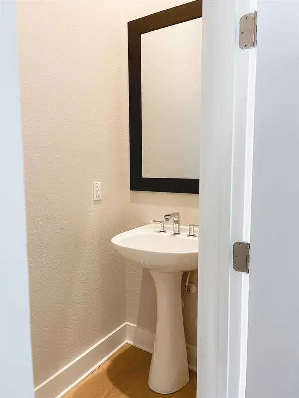 Austin, TX 78741,1411 Town Creek DR #10