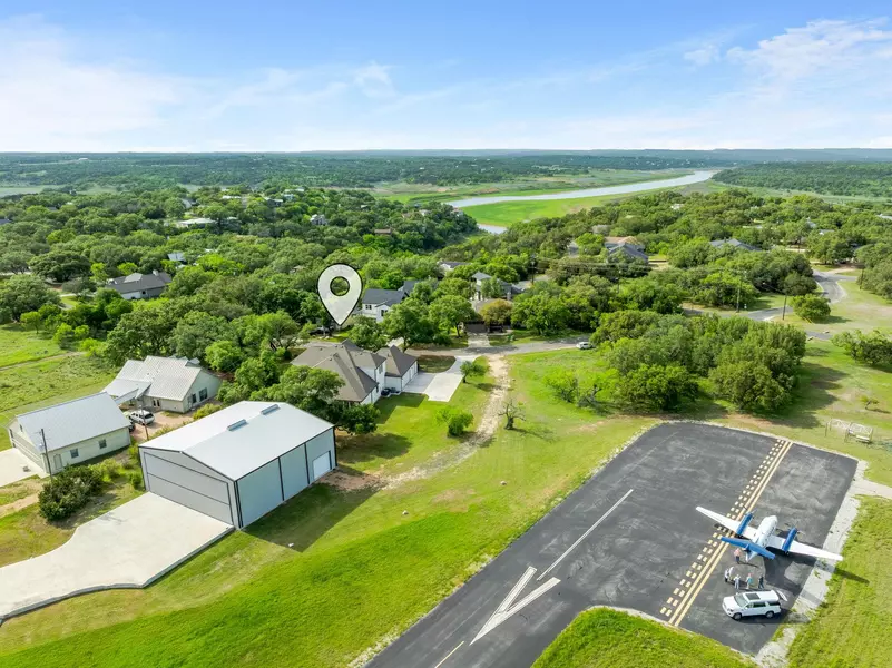 135 Bedford DR, Spicewood, TX 78669
