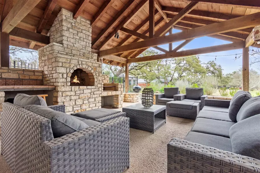 61 Woodcreek DR, Wimberley, TX 78676