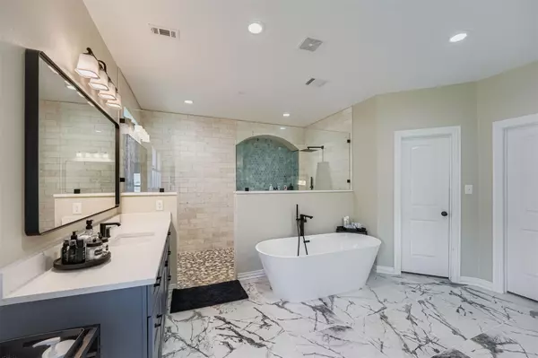 5821 Mantalcino DR, Round Rock, TX 78665