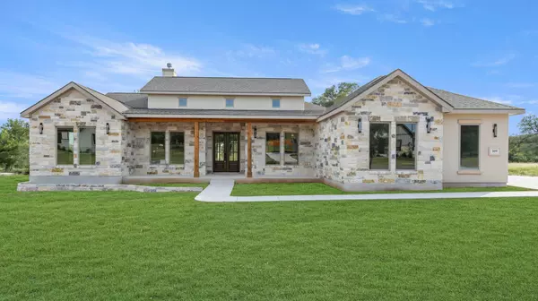 109 Lazy Oak PL, Spicewood, TX 78669