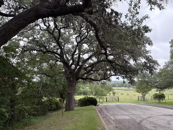 La Grange, TX 78945,502 Sarah Jo LN