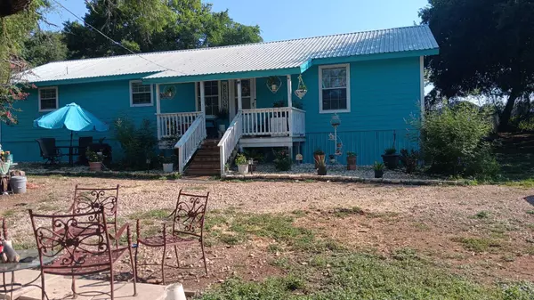 968 Red Town RD, Elgin, TX 78621