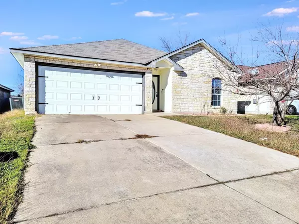 217 Moonstone DR, Jarrell, TX 76537