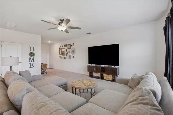 Jarrell, TX 76537,208 Night Riders WAY