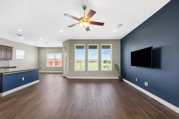 208 Blue Waterleaf LN, Georgetown, TX 78626