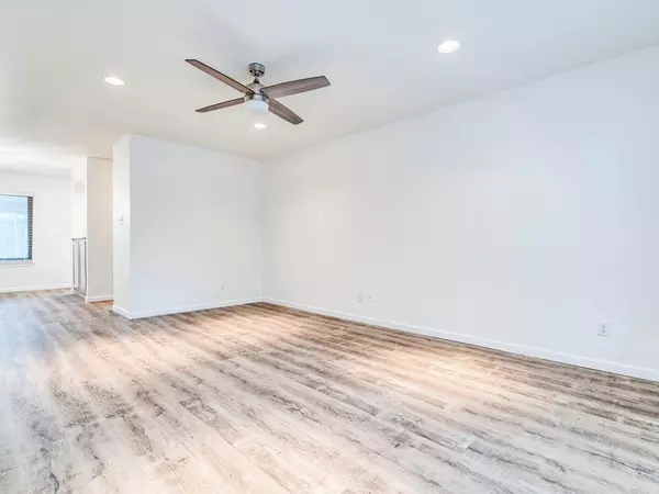 Austin, TX 78759,8305 Summer Side DR #165